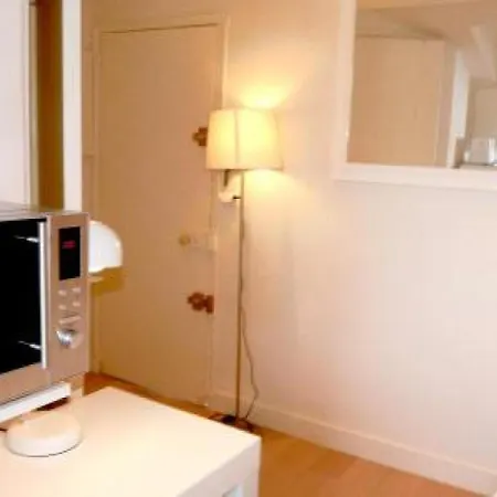 Sleeps 2 Air Con Wifi *